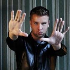 Dave Mccullen, Dj Wout