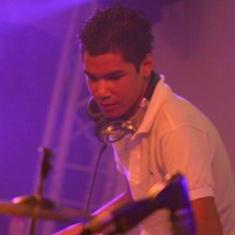 Marc Benjamin, Yves V