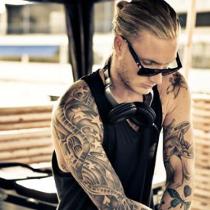 Jay Colin, Morten Breum