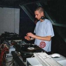 Angerfist, Tieum